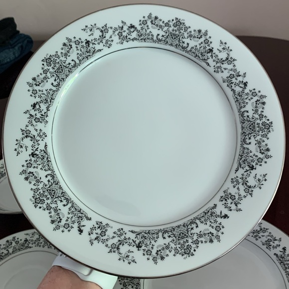 Noritake Place Setting - Picture 6 of 7